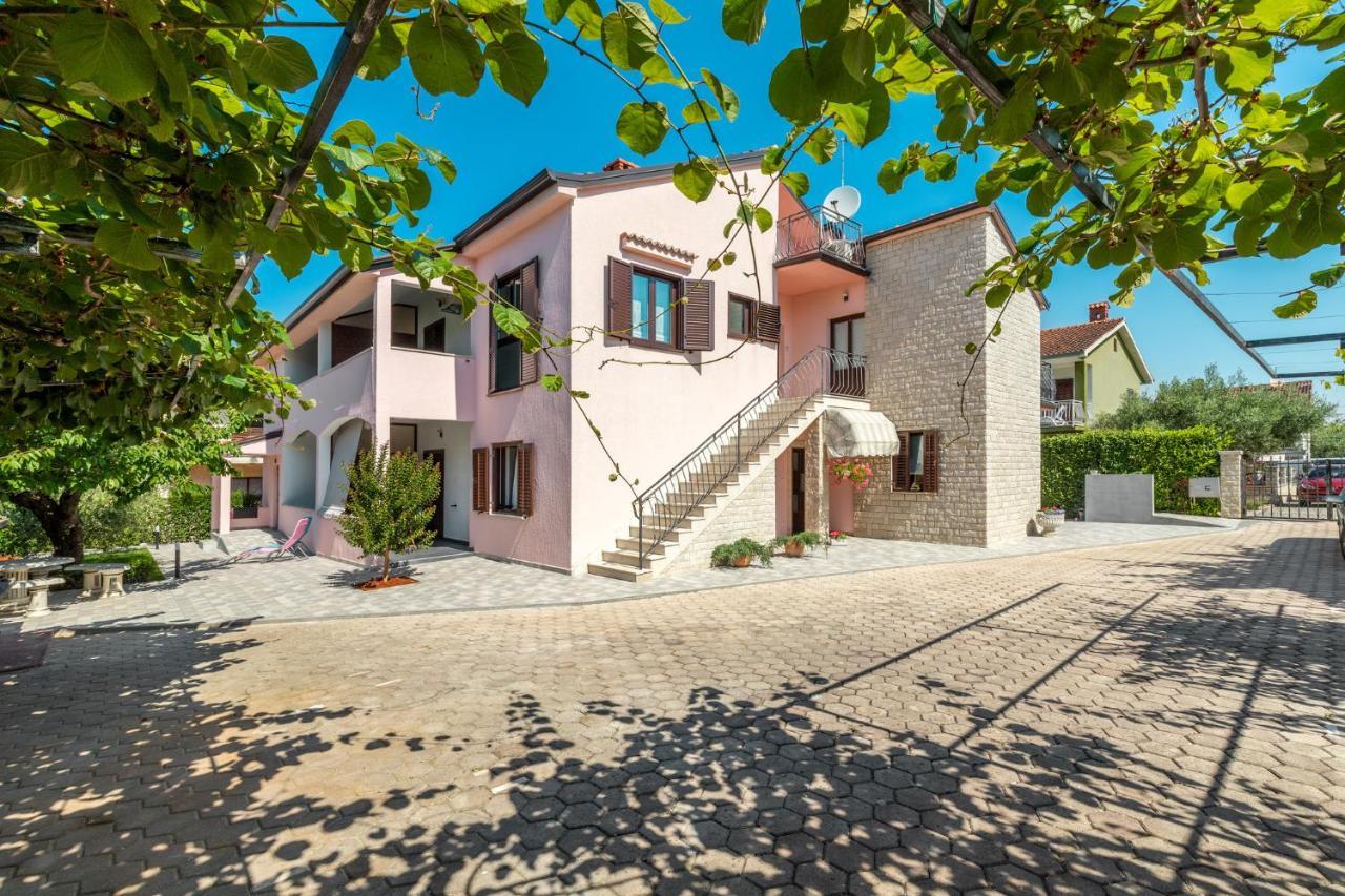 New 2020! Apartments Sanja Πόρετς Εξωτερικό φωτογραφία