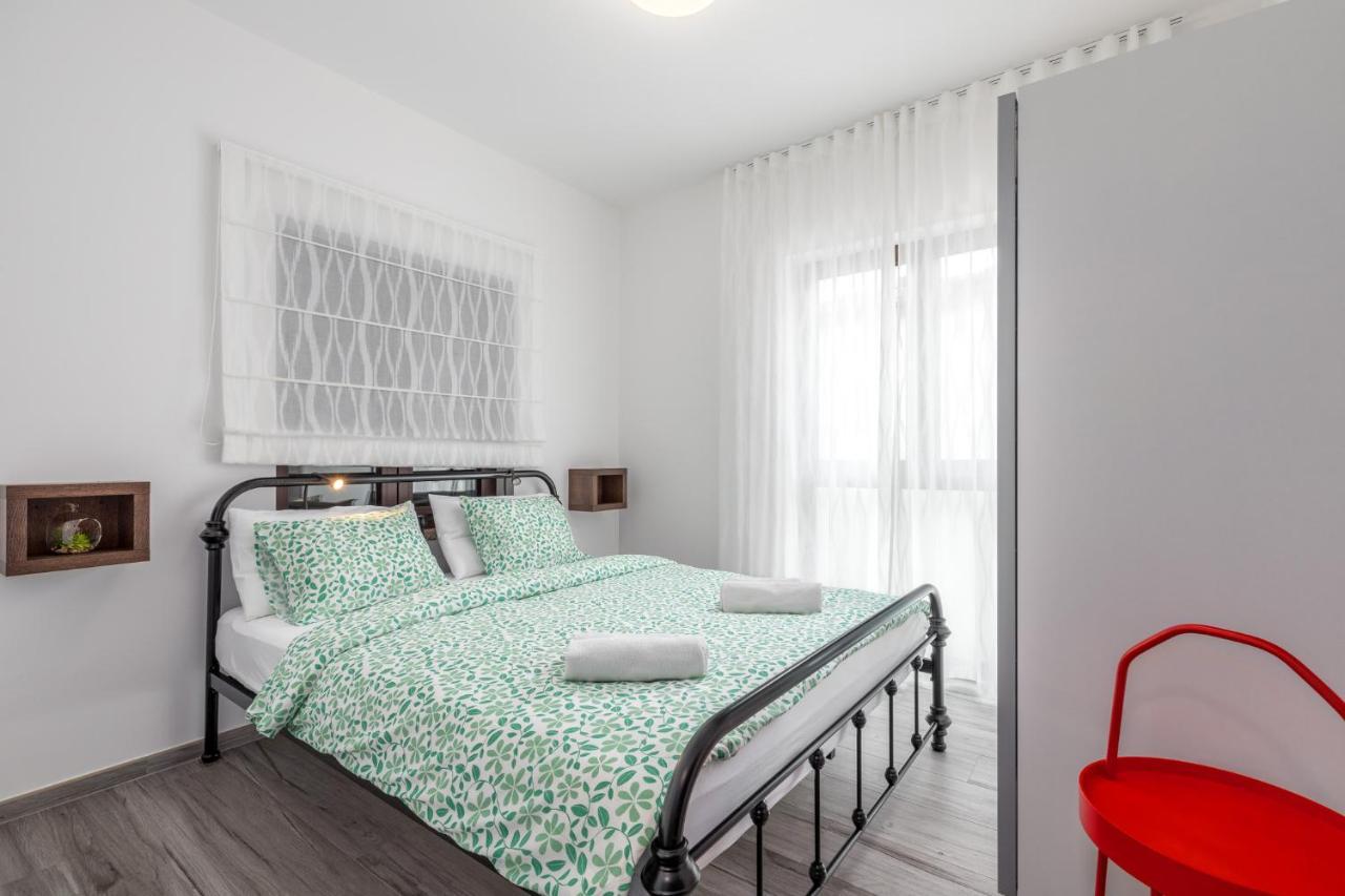 New 2020! Apartments Sanja Πόρετς Εξωτερικό φωτογραφία