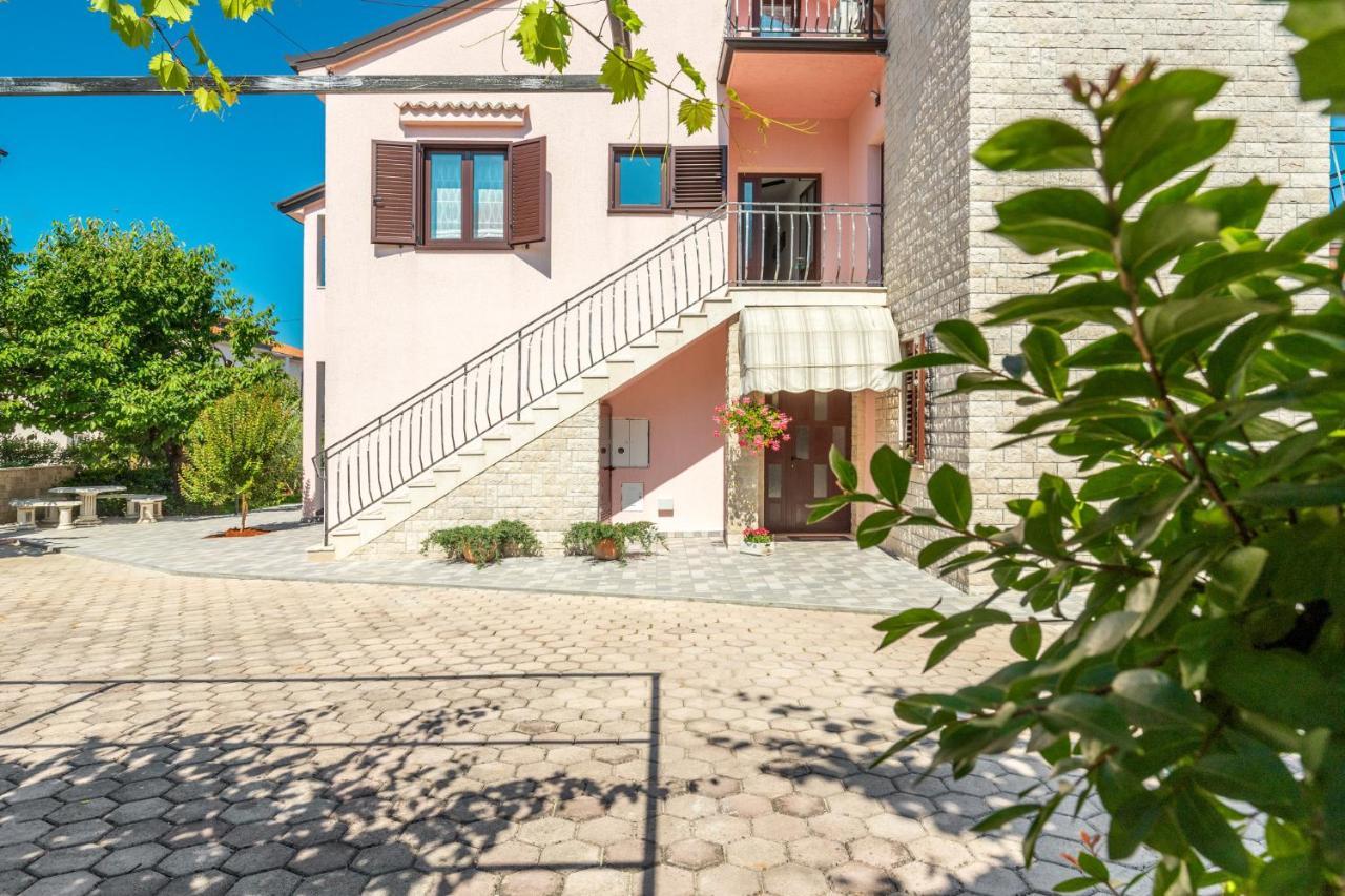 New 2020! Apartments Sanja Πόρετς Εξωτερικό φωτογραφία